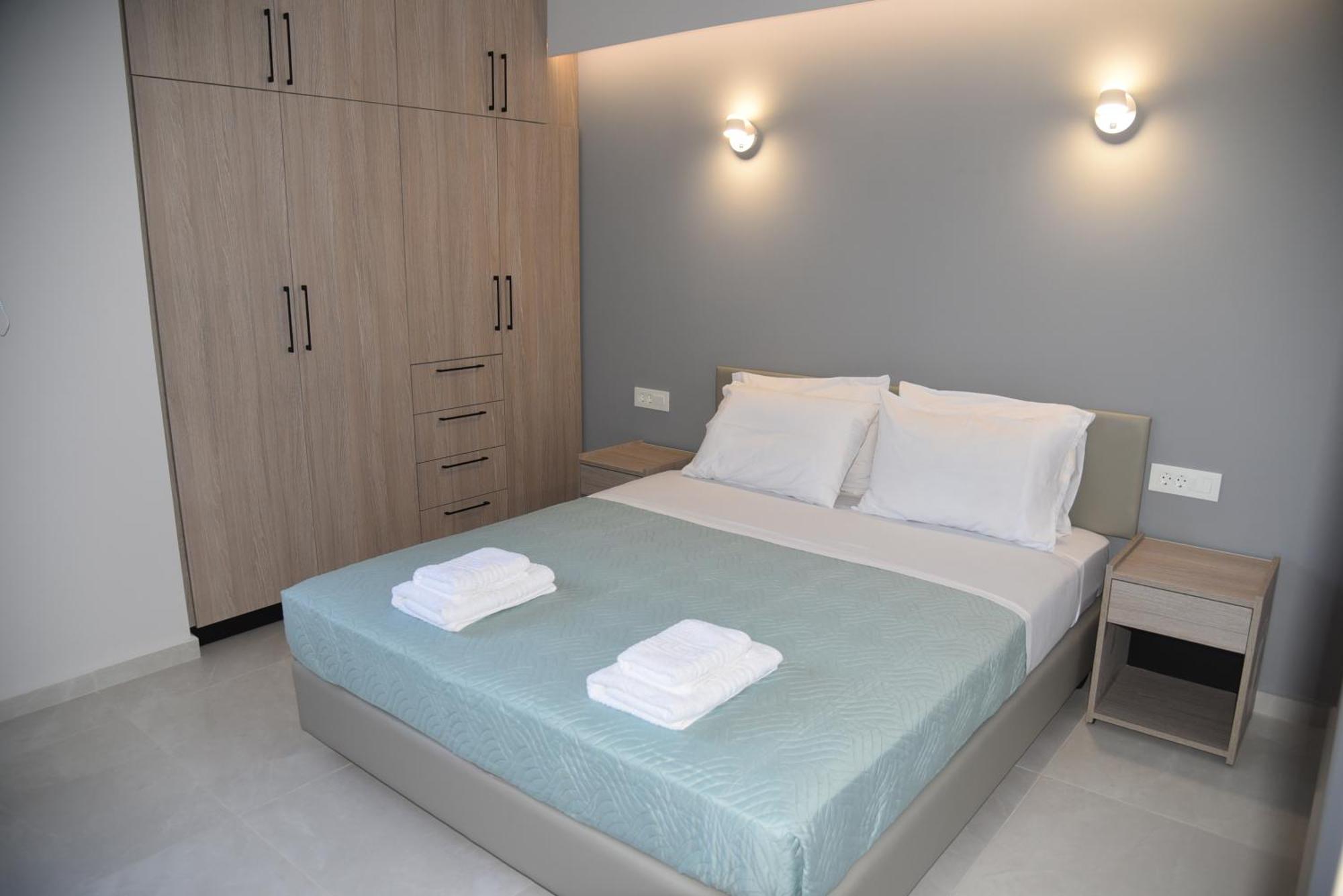 Pirgos Deluxe Apartment - Private Parking Kíssamos Exterior foto